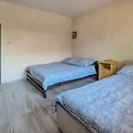 2 Bedroom Cozy In Holiday home